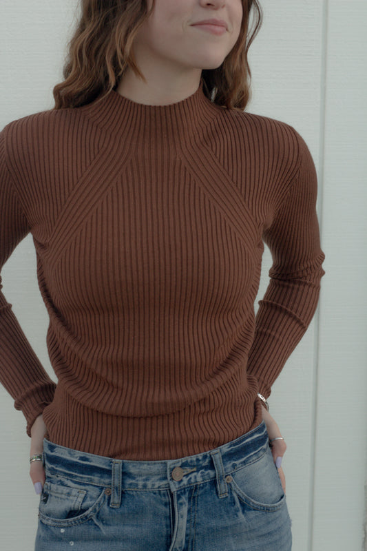 Savannah Top in Brown